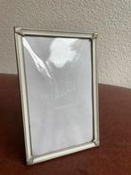 Klein vintage fotolijstje met bol glas, Ophalen of Verzenden