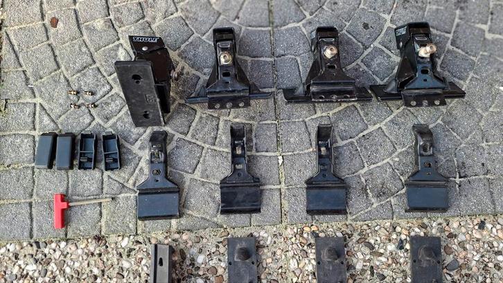 Thule dakdragervoeten met Thule kit clamp (5)139, Auto diversen, Dakdragers, Gebruikt, Ophalen