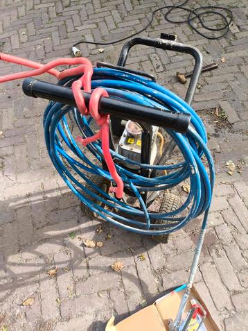 Verfspuitmachine - Motor OK, Nieuwe Spuitmond beschikbaar voor biedingen
