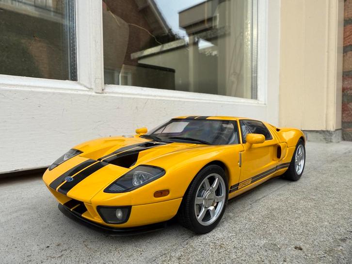 1:18 Ford GT geel-zwart 2004 Autoart 73022, Hobby en Vrije tijd, Modelauto's | 1:18, Zo goed als nieuw, Auto, Autoart, Ophalen of Verzenden