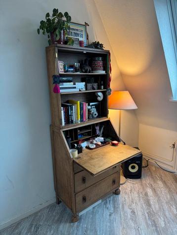 Houten kast met bureau - Amsterdam beschikbaar voor biedingen
