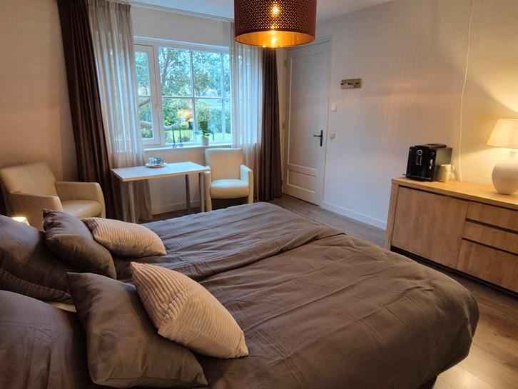 Steenwijk - Kamer met luxe badkamer - overnachting, Huizen en Kamers, Kamers te huur, Overige regio's, 20 tot 35 m²