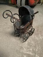 Oude houten poppen kinderwagen, Ophalen of Verzenden, Gebruikt, Babypop