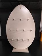 Houten ei 67 cm hoog met pinnen om iets aan te hangen, Ophalen, Gebruikt