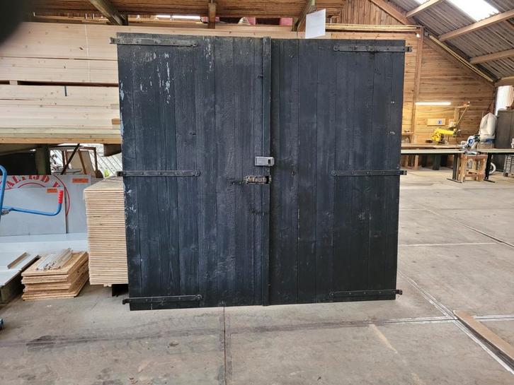Set dubbele garage/schuur deuren, Doe-het-zelf en Verbouw, Kozijnen en Schuifpuien, Gebruikt, Hout, 225 cm of meer, 75 tot 150 cm