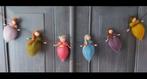 Slinger van wollen feetjes, babykamer, antroposofisch, Hobby en Vrije tijd, Ophalen of Verzenden, Nieuw, Figuurtje(s), Wolvilt
