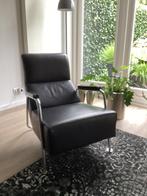 Comfortabel zittende fauteuil in zwart leer/RVS, Huis en Inrichting, Fauteuils, Ophalen, Zo goed als nieuw, 50 tot 75 cm, Leer