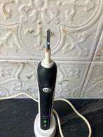 Elektrische tandenborstel Oral Braun met borstels, Ophalen of Verzenden, Tandenborstel