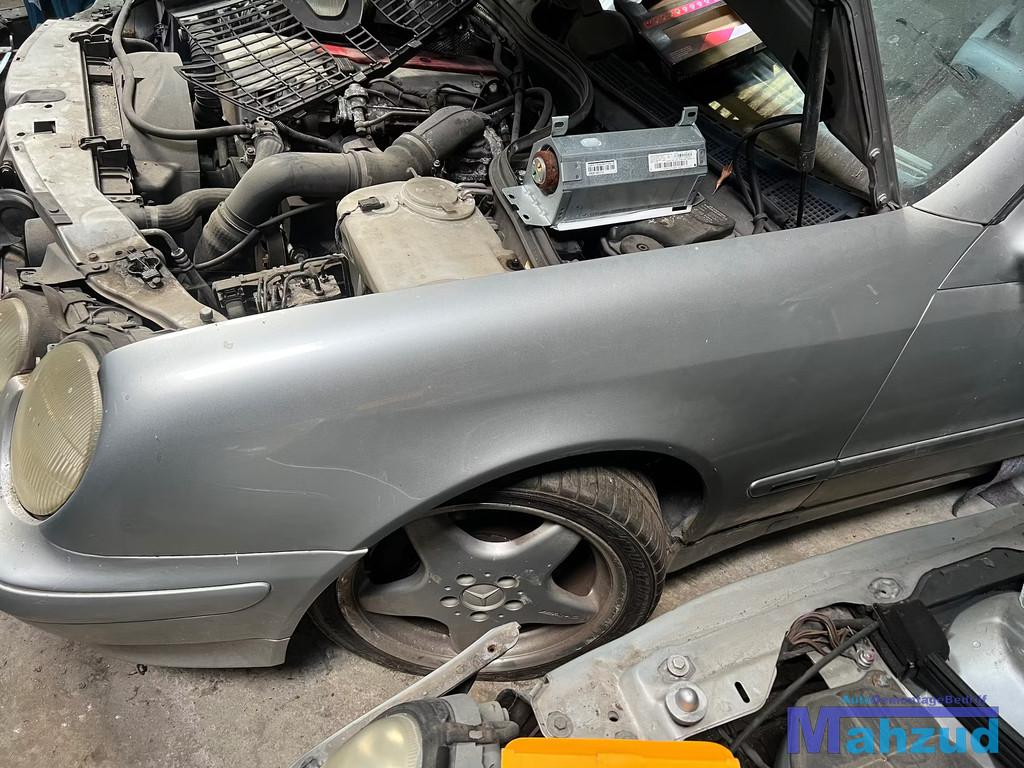 MERCEDES CLK W208 zilver 744 links voorscherm zijscherm, Gebruikt, Mercedes-Benz AG, Mercedes-Benz, Voor