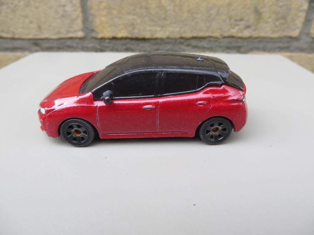 Matchbox Nissan Leaf, Hobby en Vrije tijd, Modelauto's | Overige schalen, Ophalen of Verzenden, Gebruikt, Auto