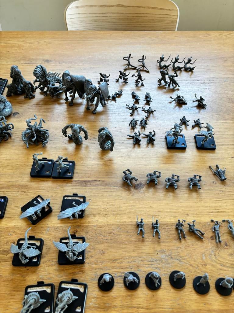 Mansions of Madness / Arkham Horror miniaturen (zonder spel), Hobby en Vrije tijd, Gezelschapsspellen | Bordspellen, Zo goed als nieuw