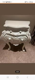 Prachtig Italiaans Barok Bijzet/Ladekastje met Snijwerk, Antiek en Kunst, Antiek | Meubels | Kasten, Ophalen of Verzenden