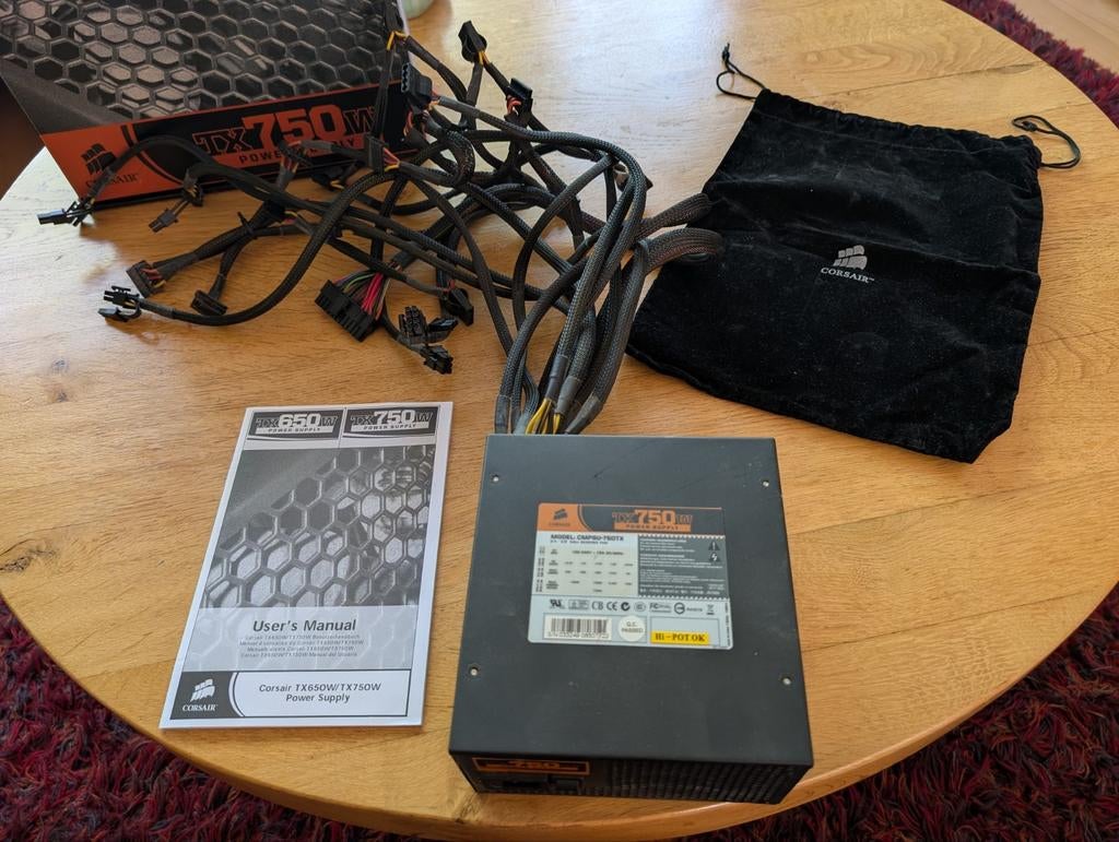 Corsair TX750W, Computers en Software, Interne voedingen, Ophalen of Verzenden, Zo goed als nieuw