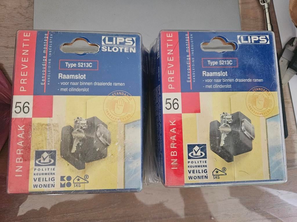 2x Lips Raamslot SKG certificering, Ophalen of Verzenden, Nieuw, Slot