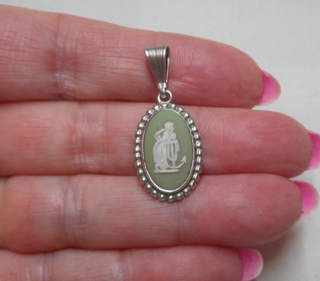 Zilveren Engelse antieke hanger Wedgwood nr.262, Verzenden, Zilver, Hanger