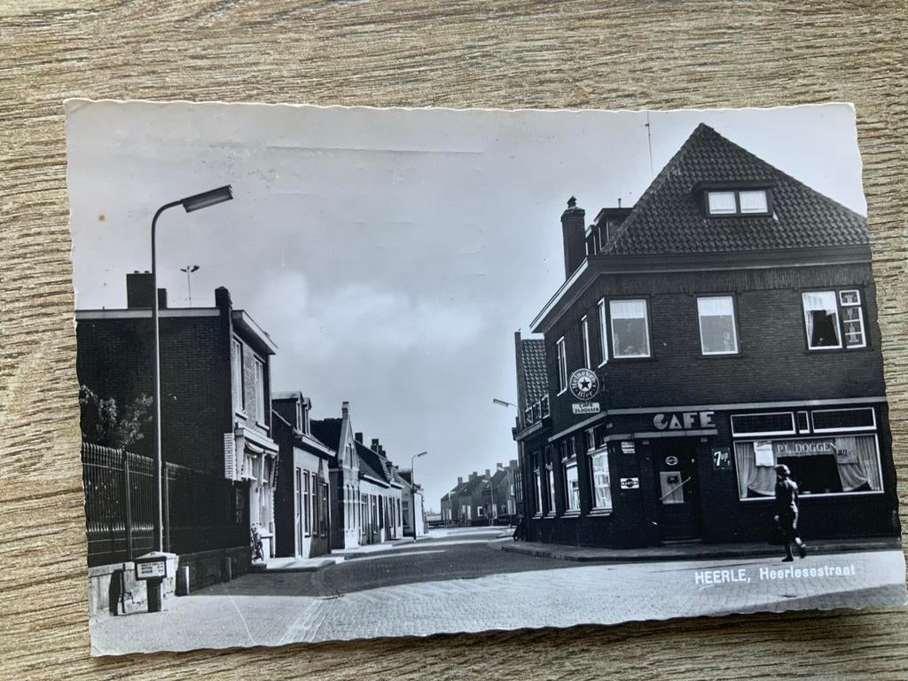 Heerle.Heerlesestraat - Café J.G. Doggen, Ophalen of Verzenden, 1960 tot 1980, Gelopen, Limburg
