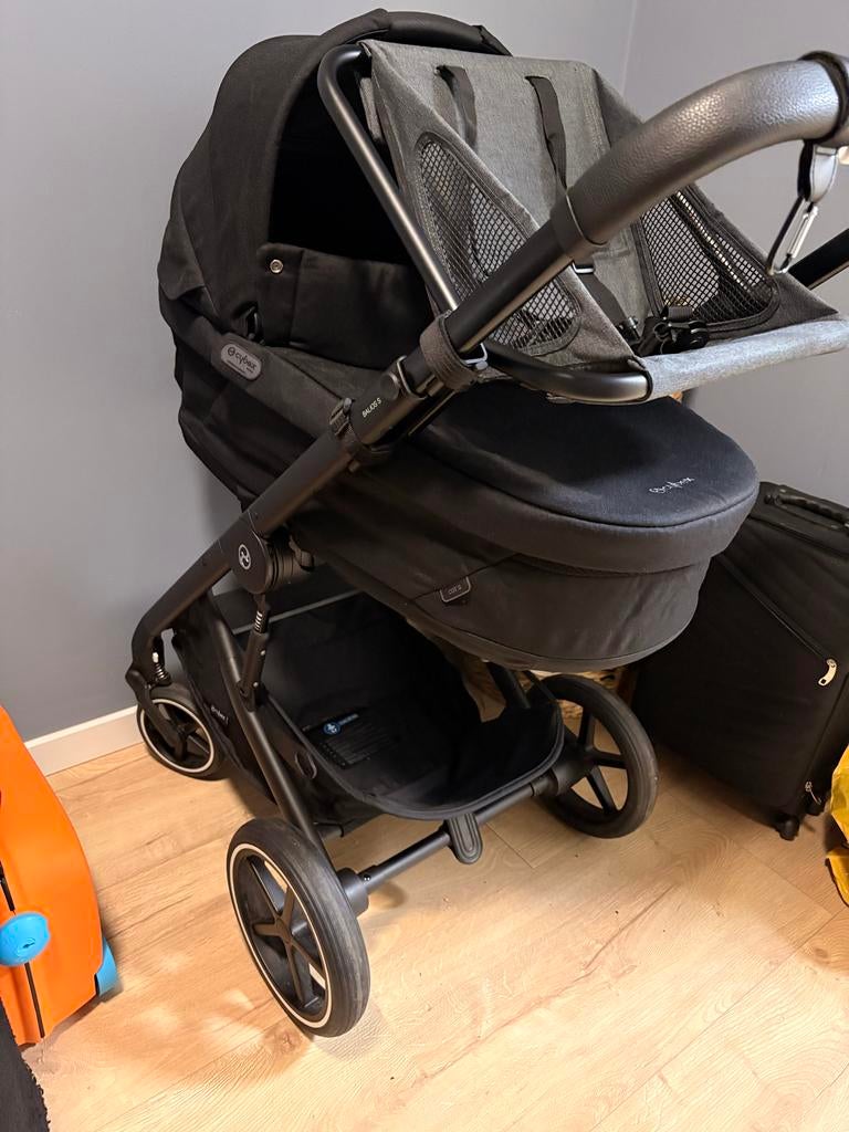 Helemaal nieuw Justsit stoeltje voor kinderwagen, Kinderen en Baby's, Kinderwagens en Combinaties, Ophalen of Verzenden, Nieuw