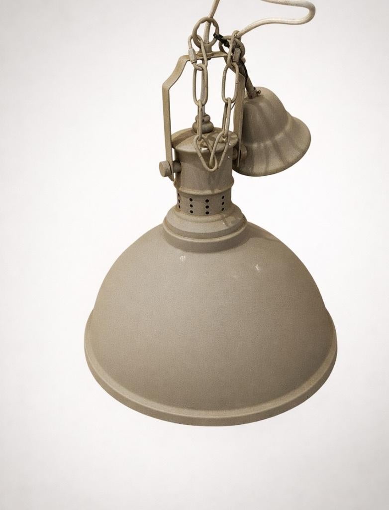 Industriële hanglamp - Stoer en functioneel design, Ophalen, Gebruikt, 50 tot 75 cm, Metaal