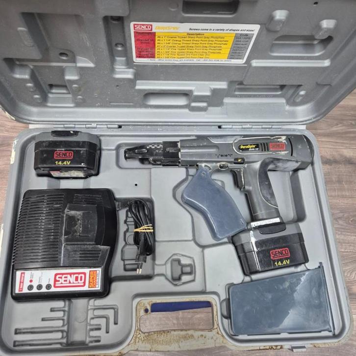 Senco Duraspin DS205-14v met 2 x accu, lader en koffer, Doe-het-zelf en Verbouw, Overige Doe-het-zelf en Verbouw, Gebruikt