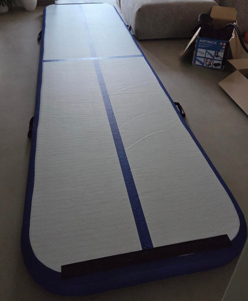 Airtrack / gymnastiekmat, Ophalen, Zo goed als nieuw, Materiaal