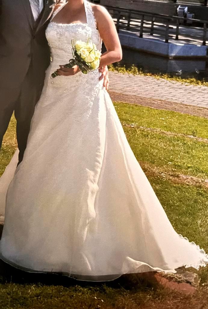 Prachtige trouwjurk van het merk Ladybird | maat 38, Kleding | Dames, Trouwkleding en Trouwaccessoires, Zo goed als nieuw, Trouwjurk