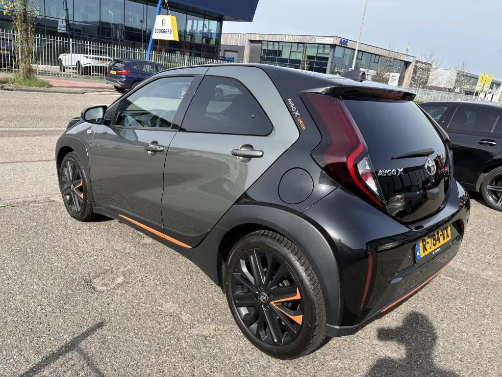 Toyota Aygo X 1.0 VVT-i MT Limited € 16.045,00, Gebruikt, 4 stoelen, Leder en Stof, Origineel Nederlands