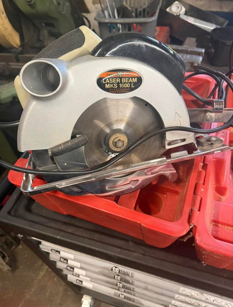 Cirkelzaag laser, Doe-het-zelf en Verbouw, Gereedschap | Zaagmachines, Ophalen of Verzenden, 1200 watt of meer, Cirkelzaag, 30 tot 70 mm