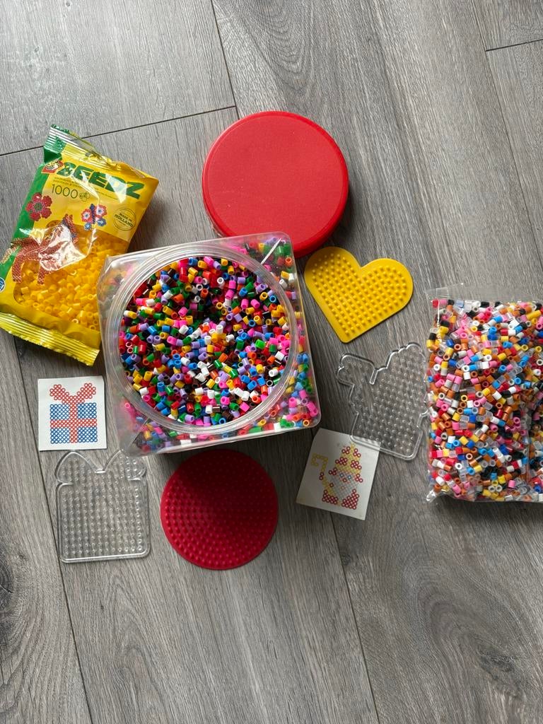 Grote pot strijkkralen met platen en extra geel, Kinderen en Baby's, Speelgoed | Educatief en Creatief, Ophalen of Verzenden, Nieuw
