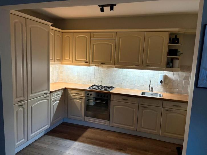 Gratis keuken, Huis en Inrichting, Keuken | Complete keukens, Gebruikt, Hoekkeuken, Ophalen