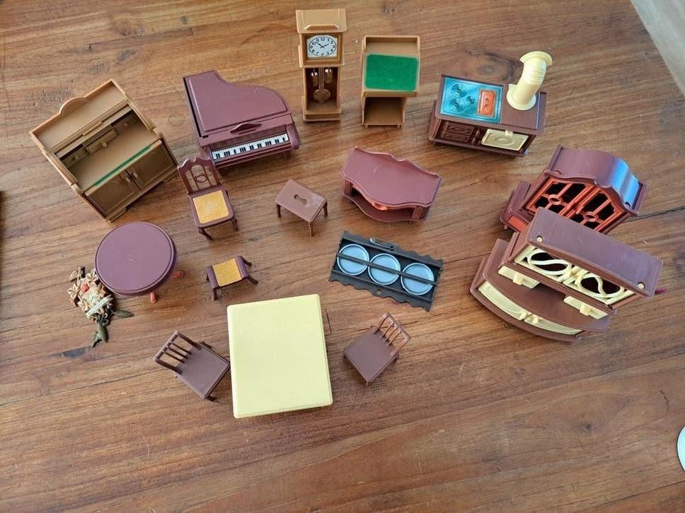 Vintage poppenhuis meubeltjes - 16 stuks, Kinderen en Baby's, Speelgoed | Poppenhuizen, Ophalen of Verzenden, Gebruikt, Toebehoren
