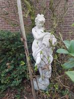 Groot tuinbeeld, vrouw, waterornament 1.25 m., Ophalen, Gebruikt, Steen