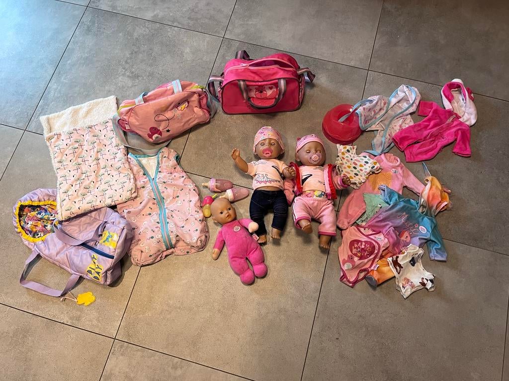 Baby Born poppen met veel accessoires en kleding, Ophalen, Gebruikt, Babypop