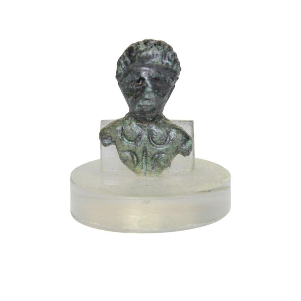 Bodemvondst bronzen Romeinse buste figuur / beslag, Verzenden, Brons