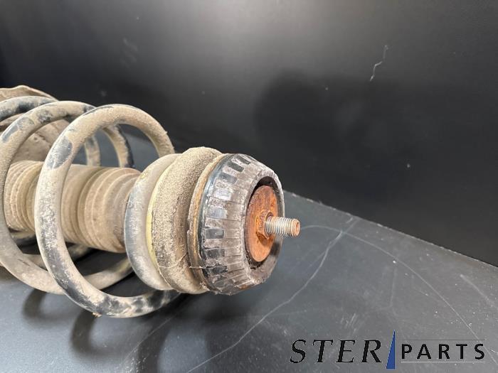 Schokdemper links-voor van een Mercedes Vito, Gebruikt, -, Ophalen of Verzenden, -