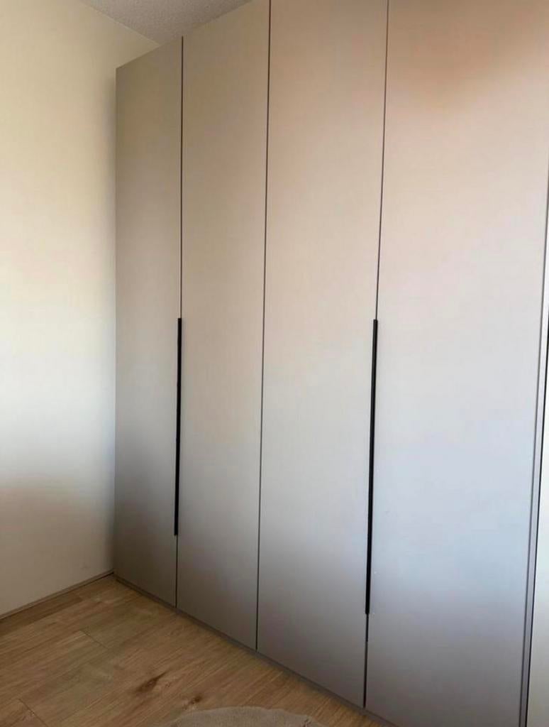 Ruime Leenbakker kledingkast met legplanken en hangruimte, Huis en Inrichting, Kasten | Kledingkasten, Ophalen, Gebruikt, 200 cm of meer