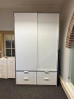 Ikea kast met schuifdeuren en lades, zo goed als nieuw, Huis en Inrichting, Ophalen, Kunststof, 100 tot 150 cm, 200 cm of meer