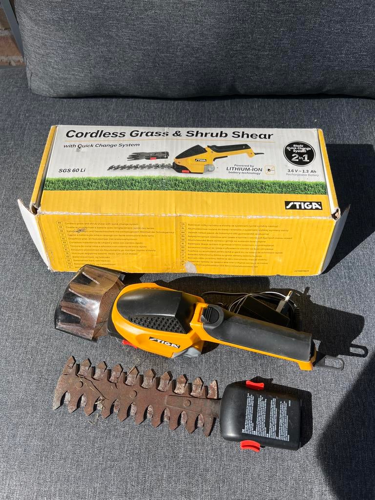 Stiga Accu Gras- en Struikschaar SGS 60 Li, Tuin en Terras, Ophalen of Verzenden, Gebruikt, Accu
