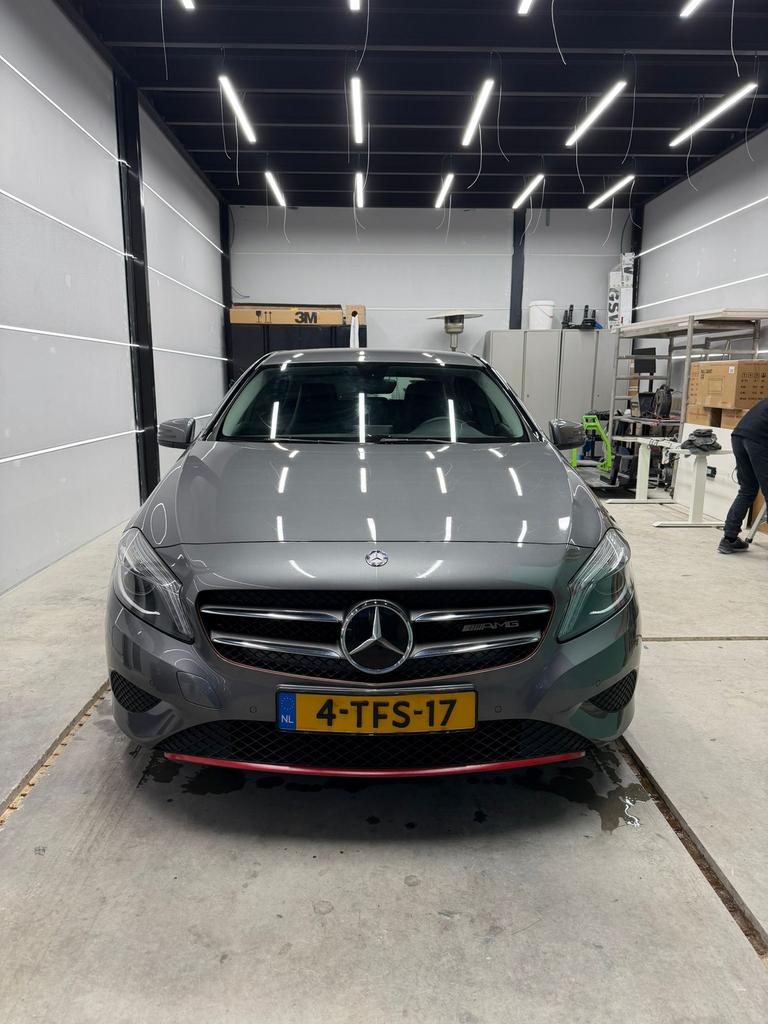 Mercedes-Benz A-Klasse A180 1.6 Blue Efficiency 2014 Grijs, Auto's, Voorwielaandrijving, 680 kg, 4 cilinders, 122 pk