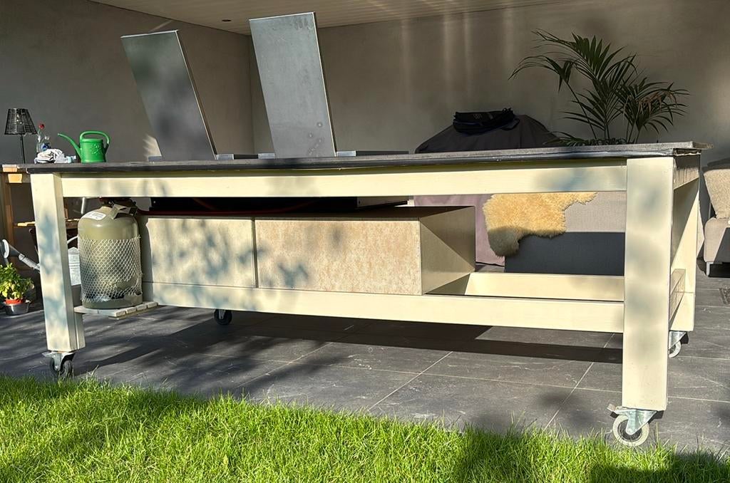 Grote buitenkeuken/ Bbq, Ophalen, Zo goed als nieuw, Gas, Vrijstaand