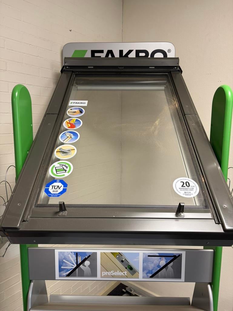 Fakro dakraam, Ophalen, Minder dan 80 cm, 80 tot 120 cm, Zo goed als nieuw