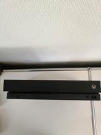 Xbox One X met 2 controllers, Ophalen of Verzenden, Zo goed als nieuw, Met 2 controllers, Xbox One X