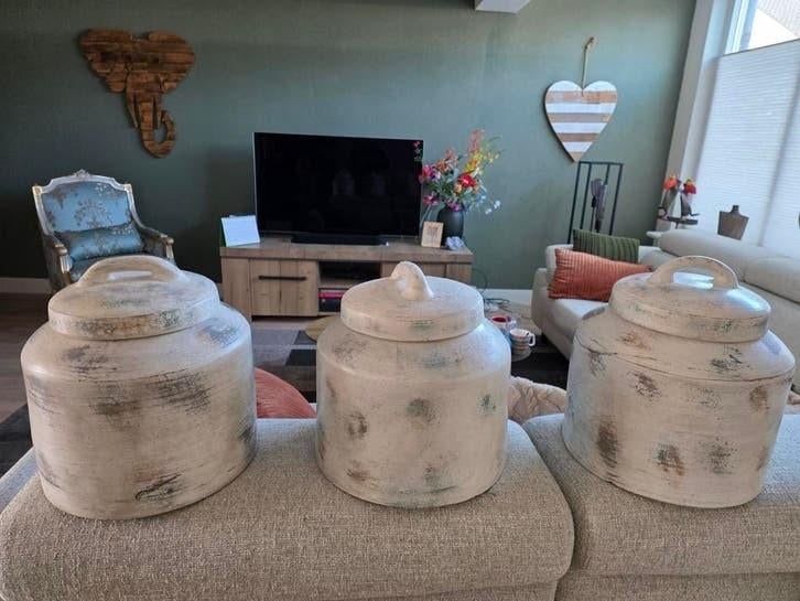 3 stenen potten met deksel, Ophalen of Verzenden, Zo goed als nieuw, Steen/keramiek, Landelijk