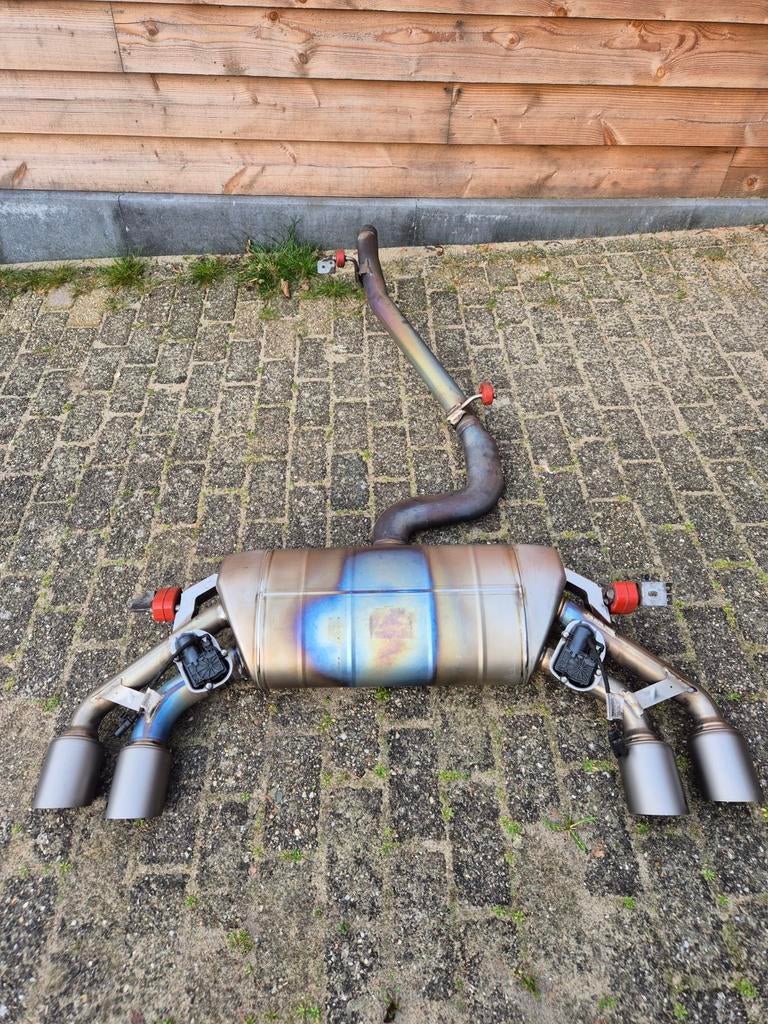 VW GOLF 8 R AKRAPOVIC EINDDEMPER 2021-10, Auto-onderdelen, Uitlaatsystemen, Ophalen of Verzenden, Gebruikt, Volkswagen