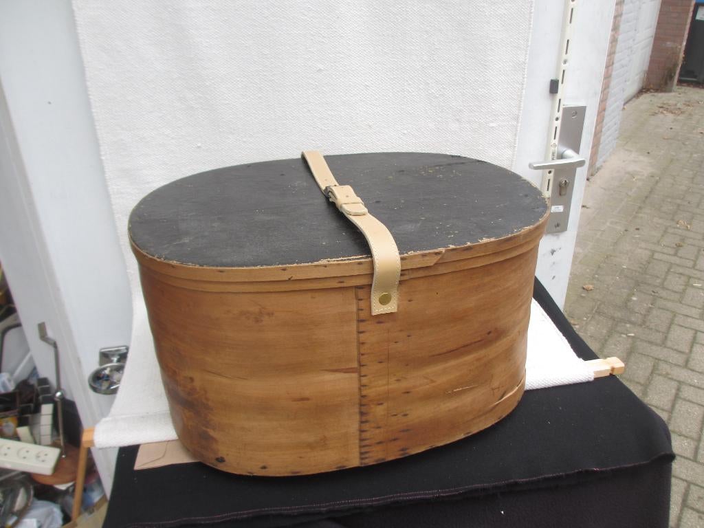 Brocante antieke Franse houten hoedendoos, Ophalen of Verzenden