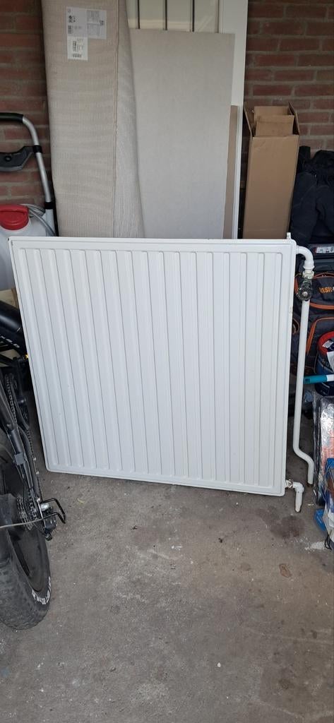 Nette Radiator:, Doe-het-zelf en Verbouw, Verwarming en Radiatoren, 30 tot 80 cm, Radiator, Ophalen of Verzenden, Zo goed als nieuw