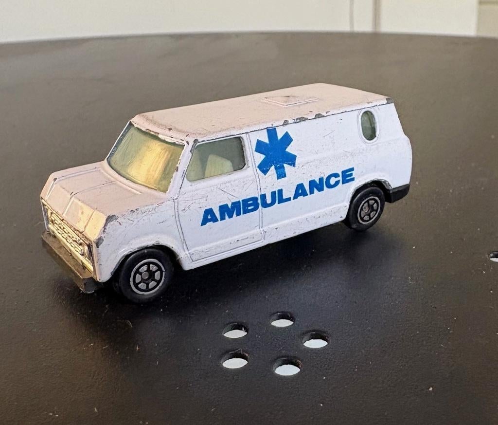 Made in China No 1501 Ford Econoline AMBULANCE (Yatming), Ophalen of Verzenden, Gebruikt, Auto