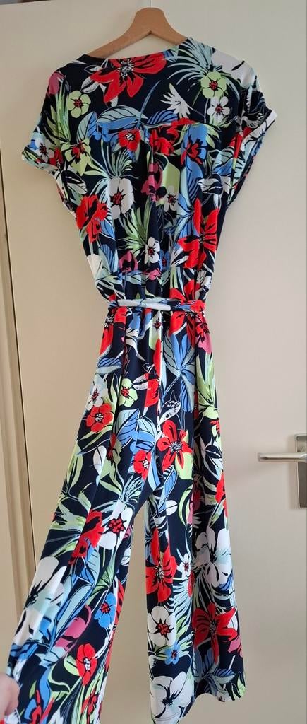 Jumpsuit betty barclay maat 42 zo goed als nieuw, Kleding | Dames, Jumpsuits, Ophalen of Verzenden, Zo goed als nieuw, Maat 42/44 (L)