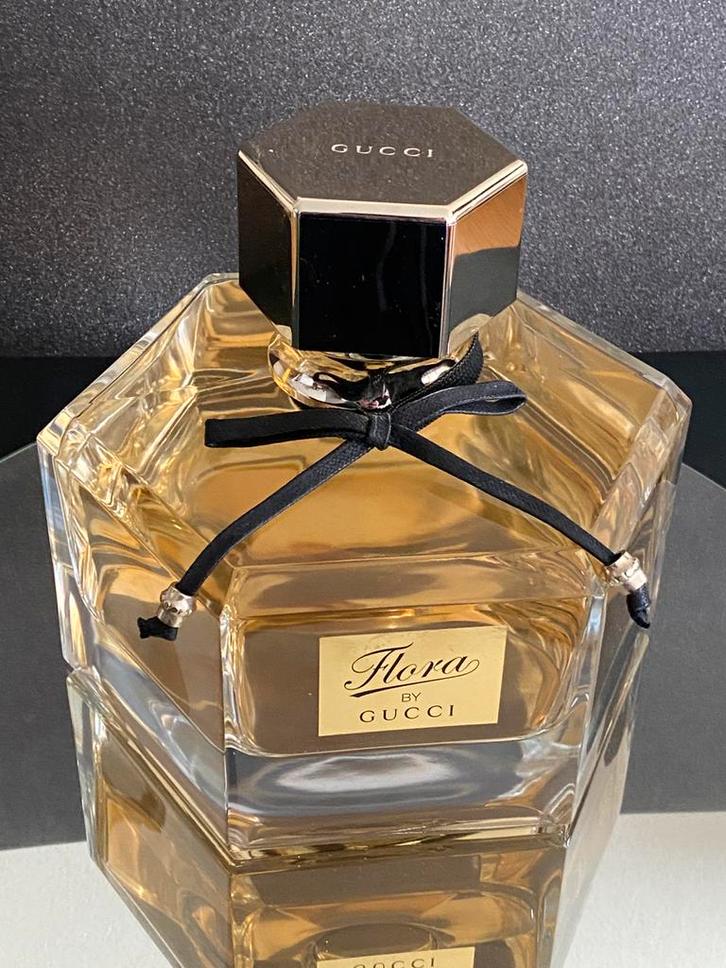 Gucci Flora Giant Etalage flacon Vintage !, Verzamelen, Parfumverzamelingen, Zo goed als nieuw, Parfumfles, Ophalen