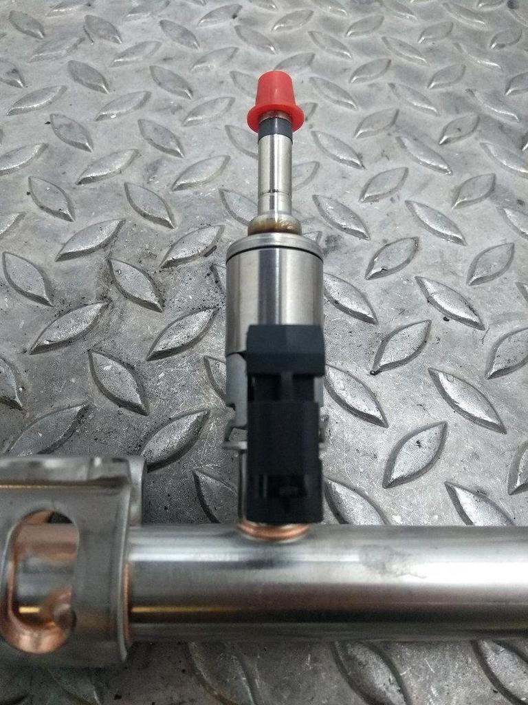 VOLKSWAGEN PASSAT BRANDSTOF INJECTOR / VERSTUIVER 2016, Ophalen of Verzenden, Gebruikt, Stiba lid