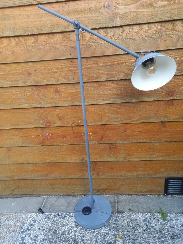 Vloerlamp, Ophalen, Gebruikt, Metaal, 150 tot 200 cm